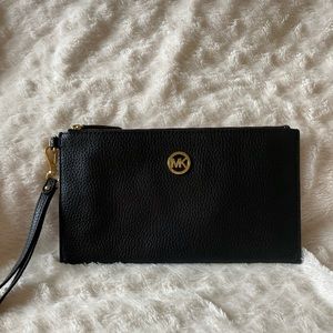 MICHAEL KORS JET SET FULTON Blue Large Zip Signature Pebbled Leather WRISTLET